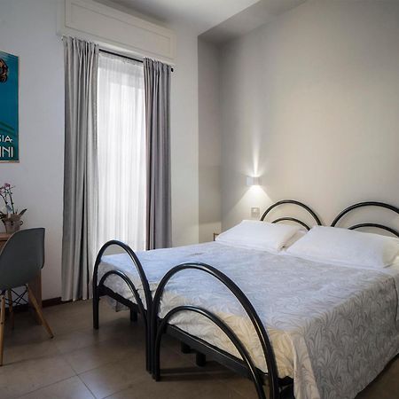 Hotel Mon Pays Rimini Esterno foto