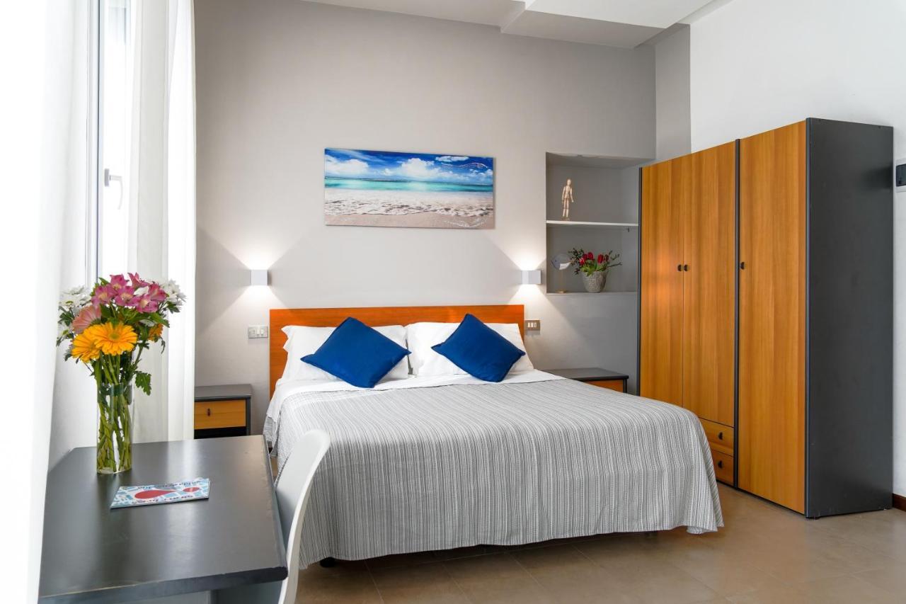 Hotel Mon Pays Rimini Esterno foto