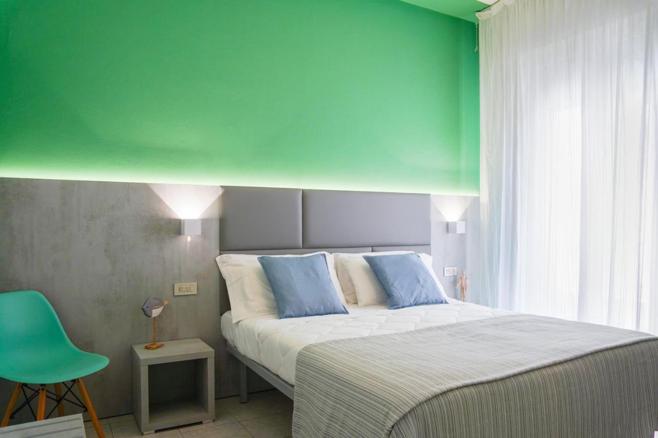 Hotel Mon Pays Rimini Esterno foto