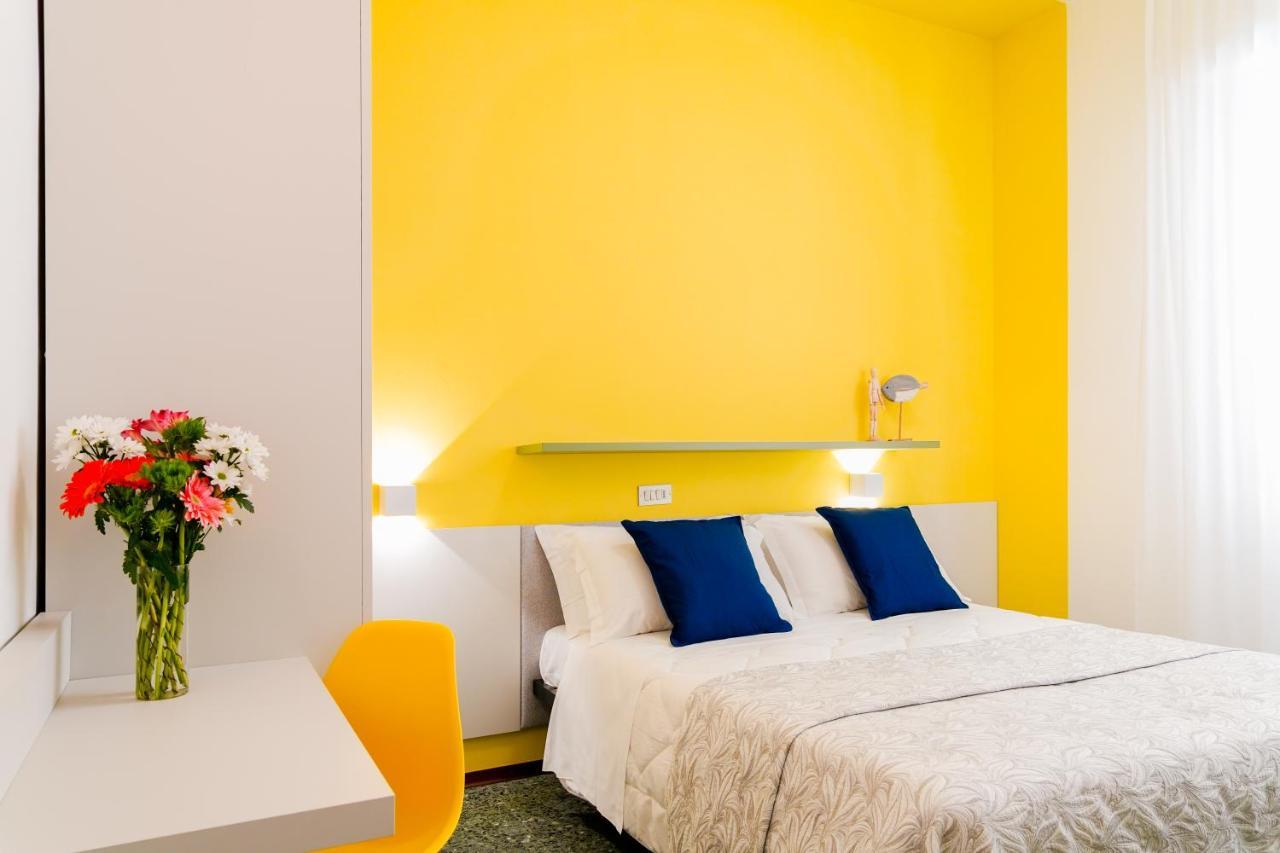 Hotel Mon Pays Rimini Esterno foto