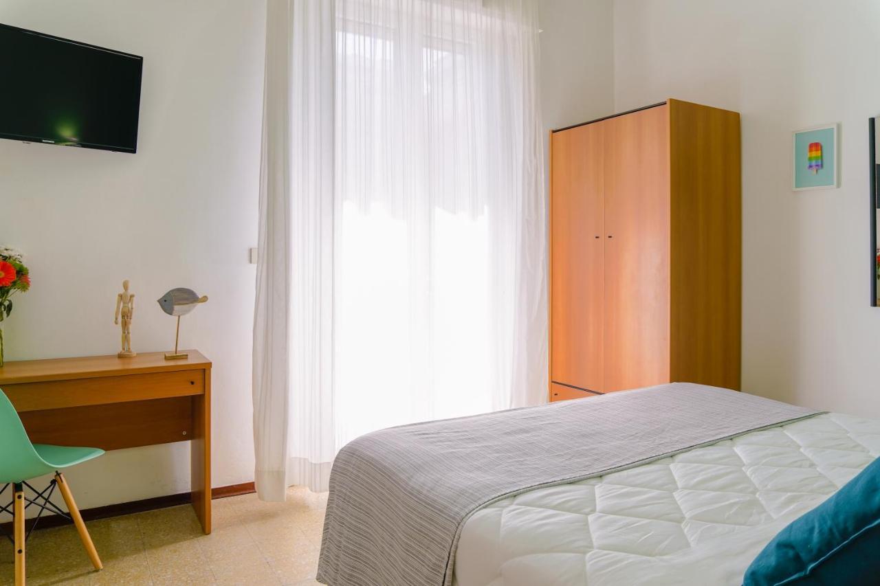 Hotel Mon Pays Rimini Esterno foto