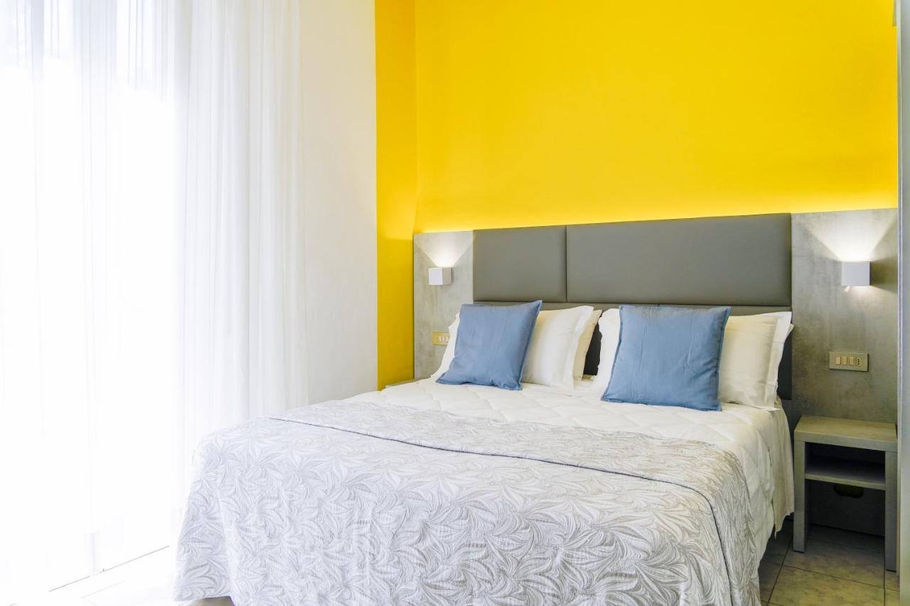 Hotel Mon Pays Rimini Esterno foto